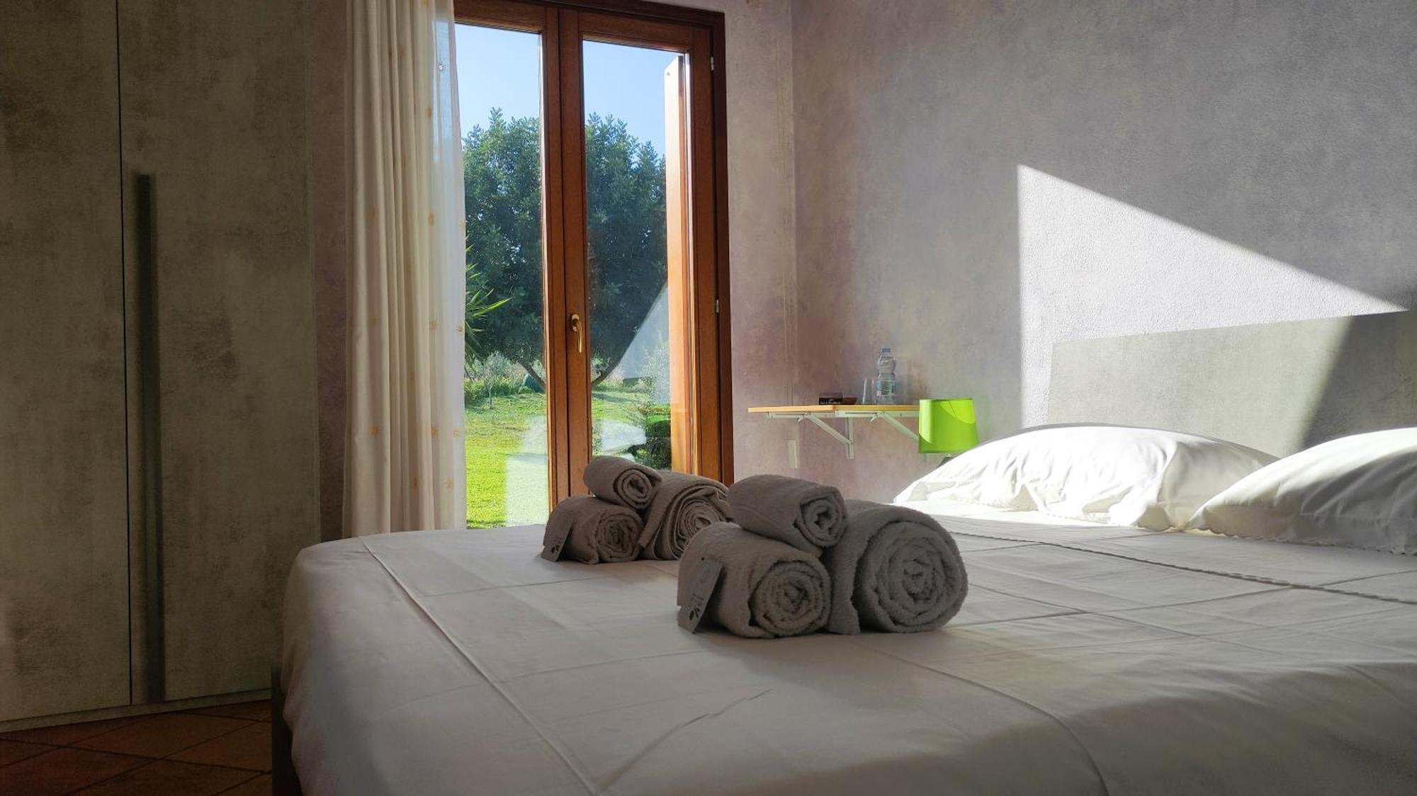 Grotta Delle Fate Bed & Breakfast Ossi Eksteriør bilde
